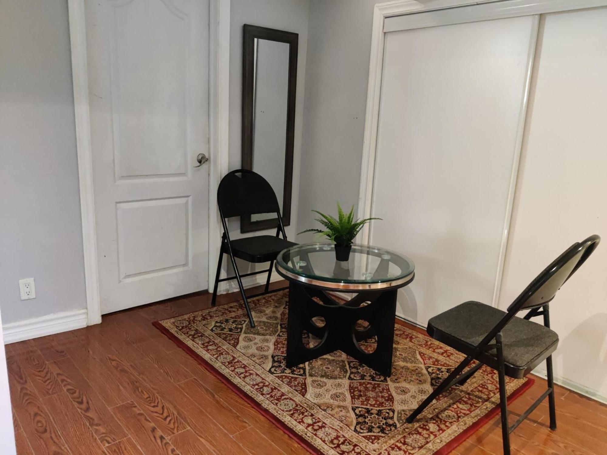Spacious Mbr Near Kennedy Subway & Go Торонто Екстер'єр фото