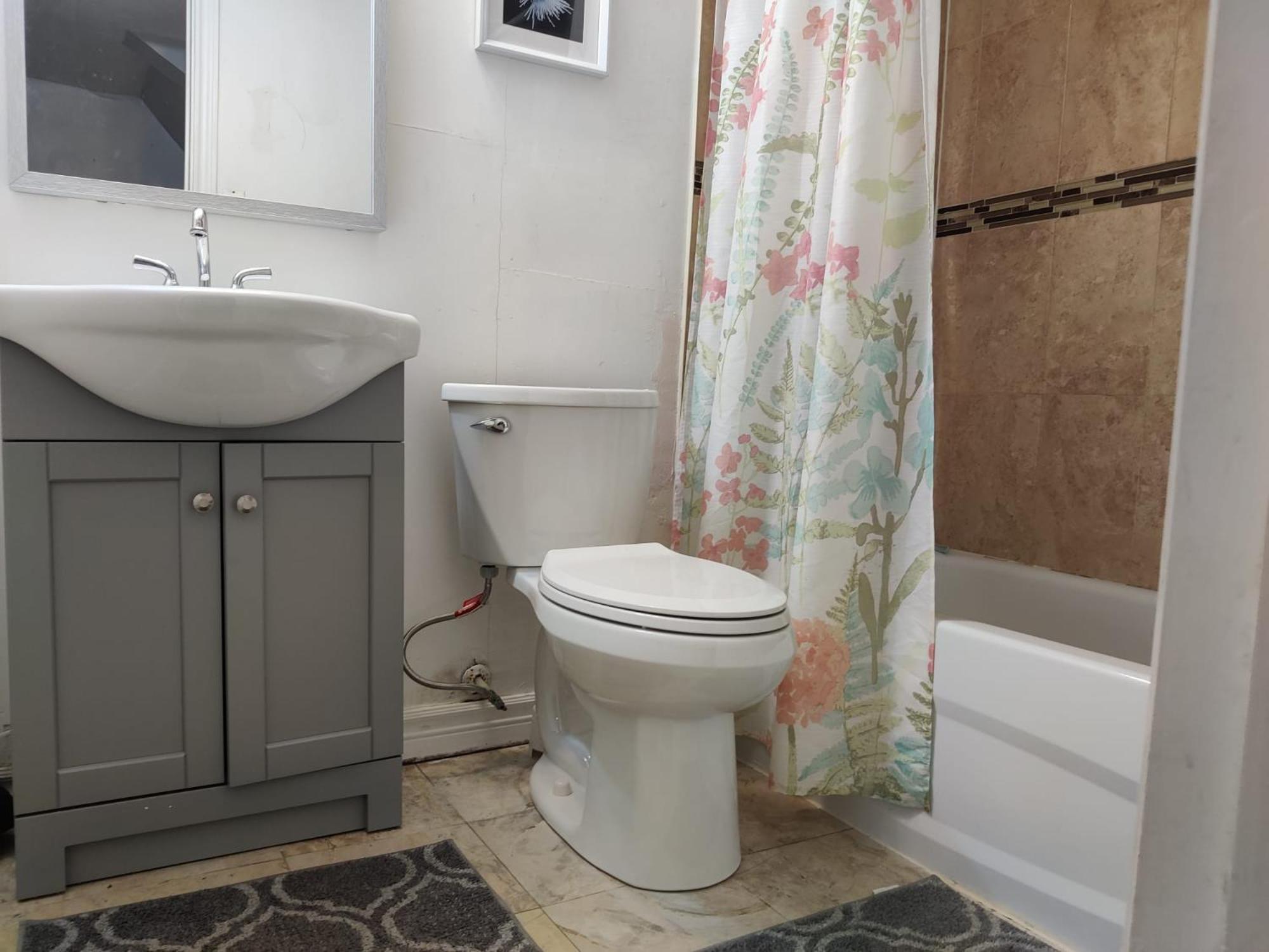 Spacious Mbr Near Kennedy Subway & Go Торонто Екстер'єр фото