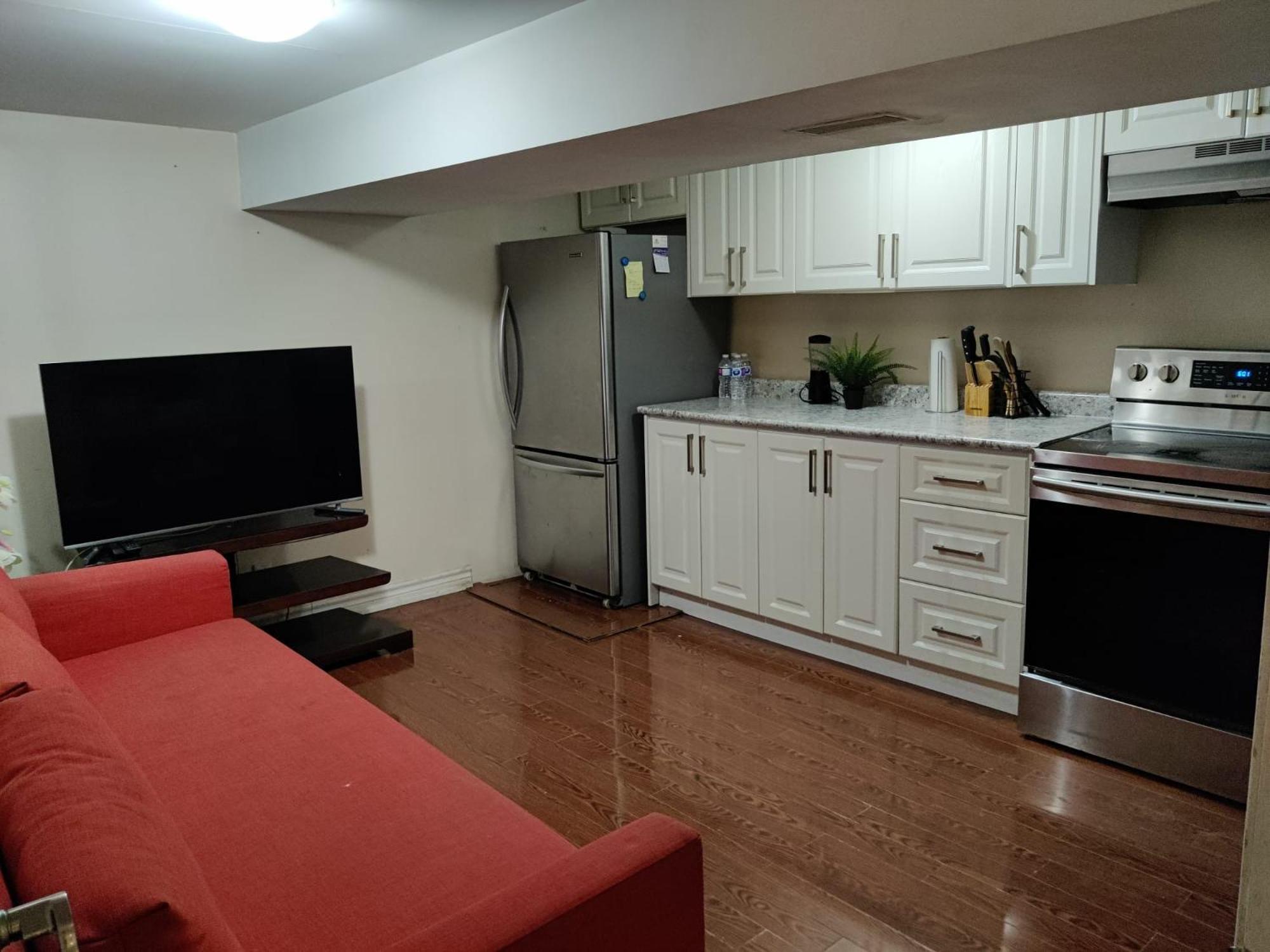 Spacious Mbr Near Kennedy Subway & Go Торонто Екстер'єр фото