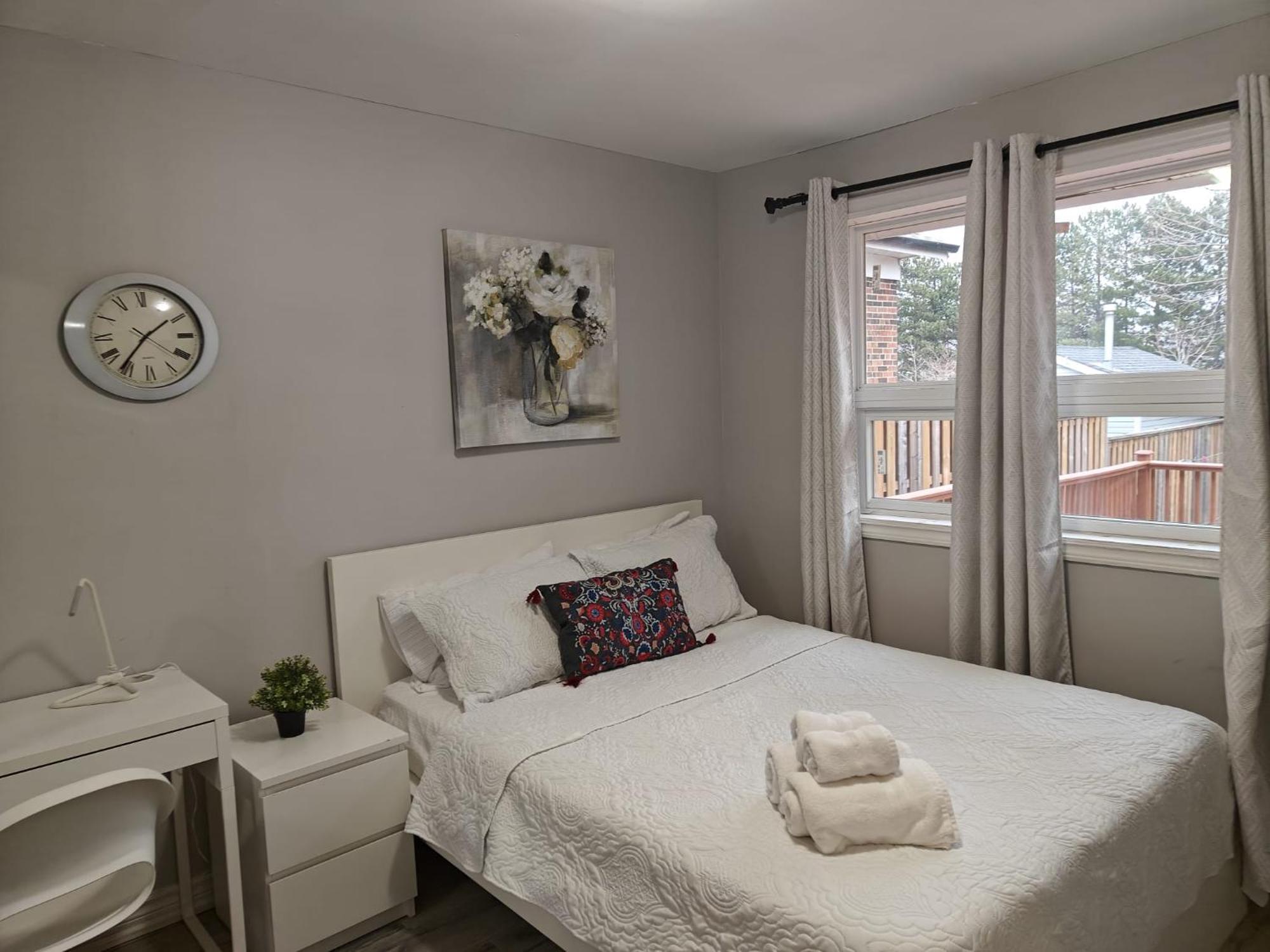 Spacious Mbr Near Kennedy Subway & Go Торонто Екстер'єр фото