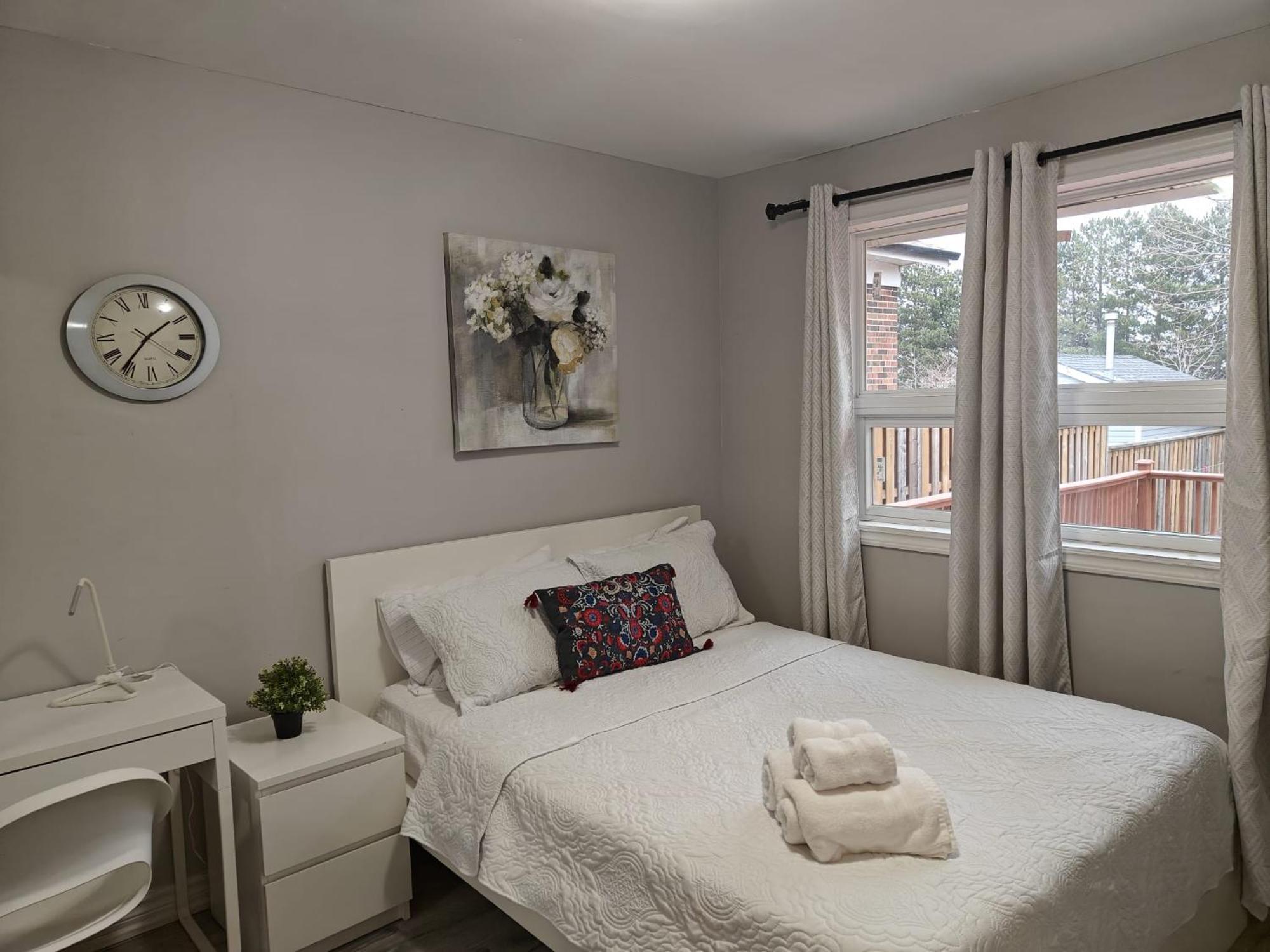Spacious Mbr Near Kennedy Subway & Go Торонто Екстер'єр фото