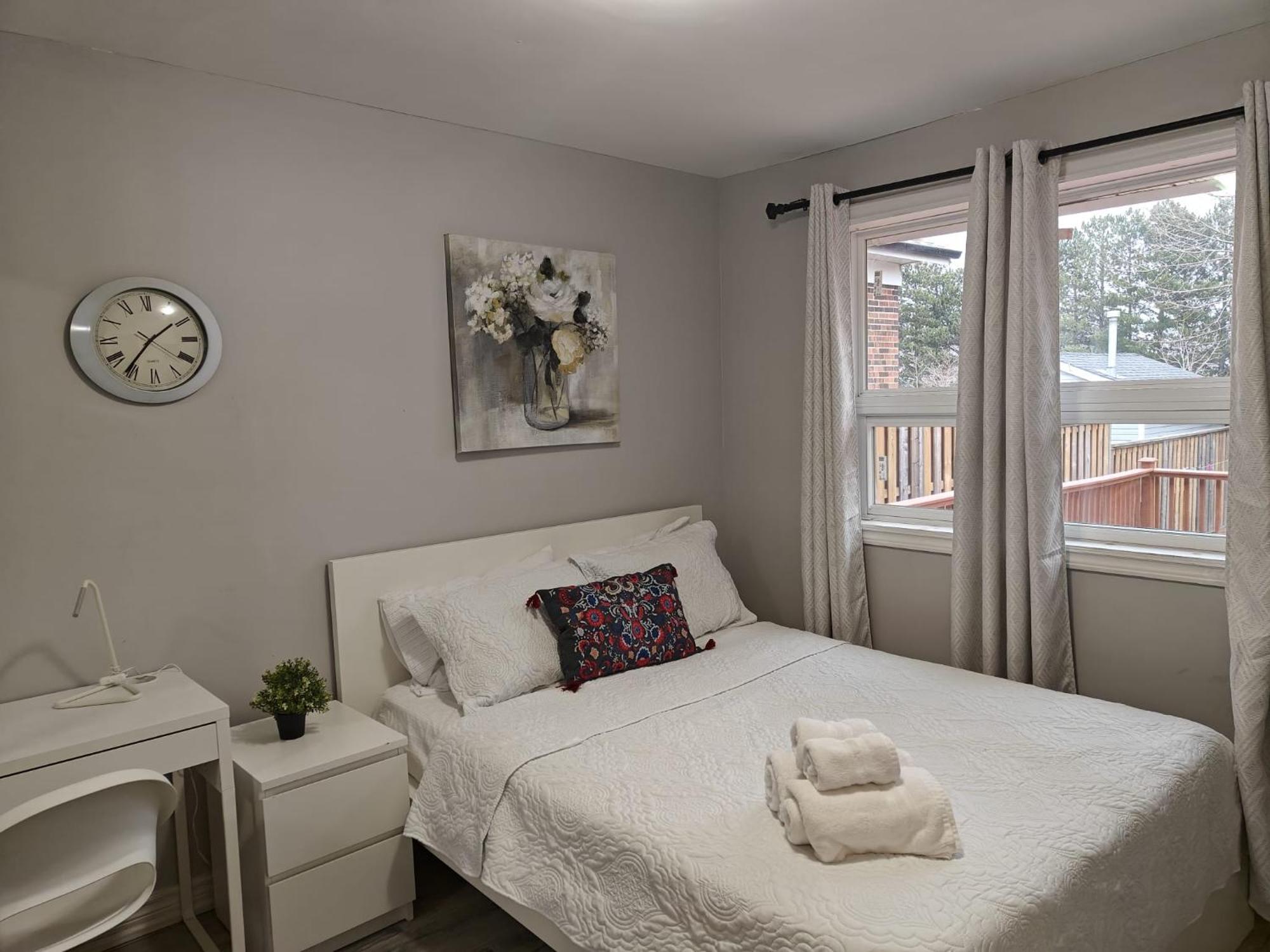 Spacious Mbr Near Kennedy Subway & Go Торонто Екстер'єр фото