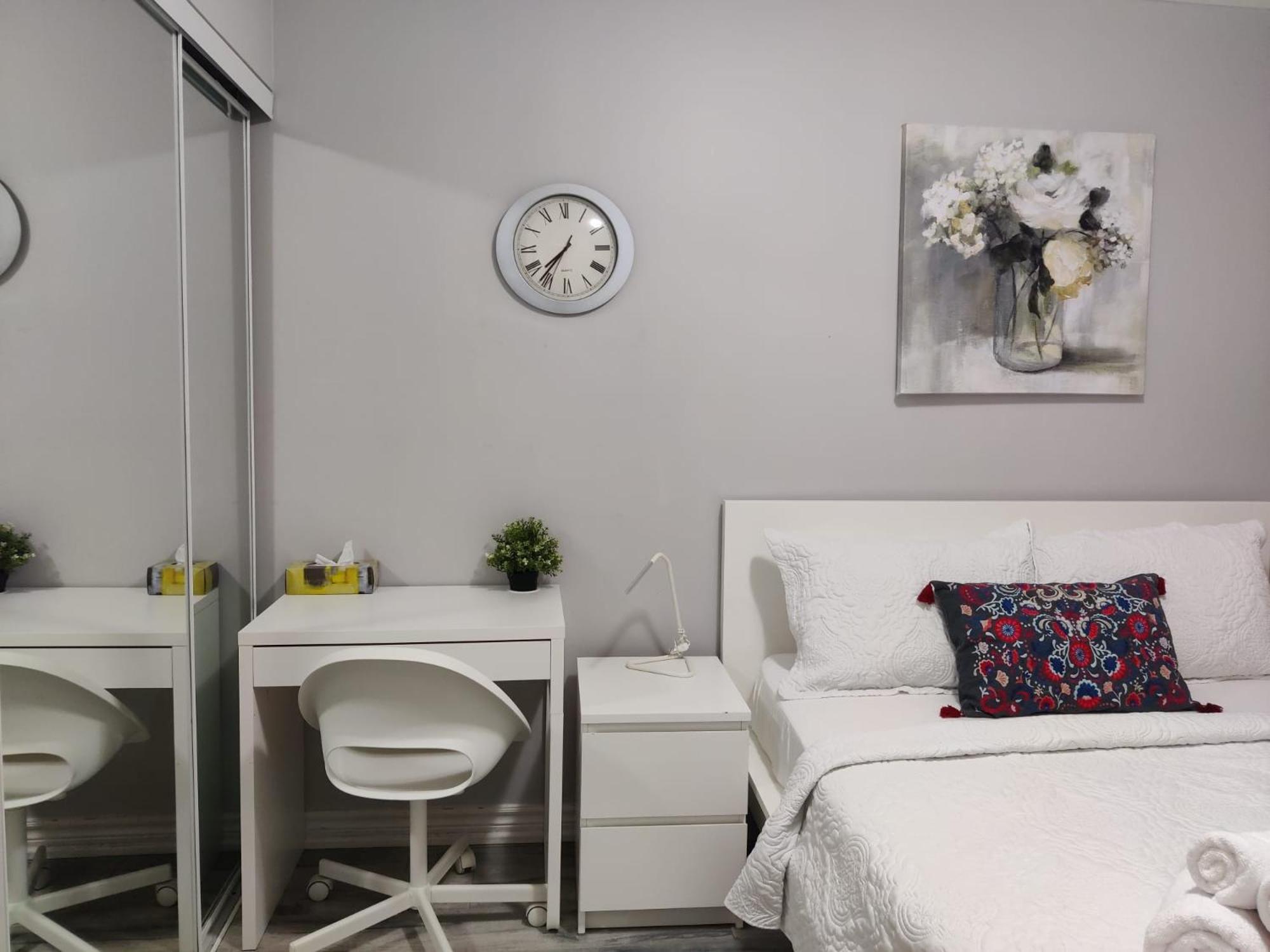 Spacious Mbr Near Kennedy Subway & Go Торонто Екстер'єр фото
