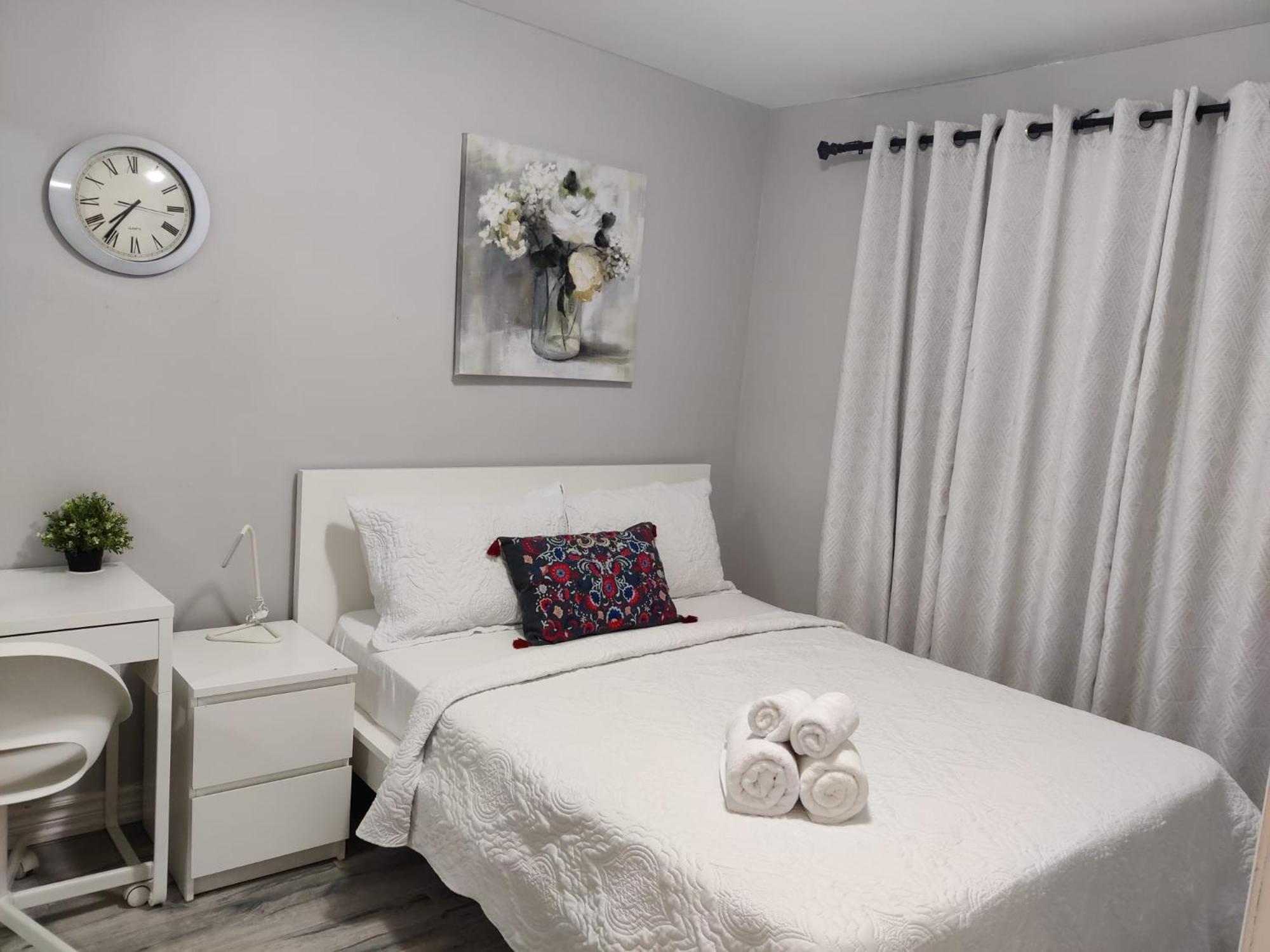 Spacious Mbr Near Kennedy Subway & Go Торонто Екстер'єр фото
