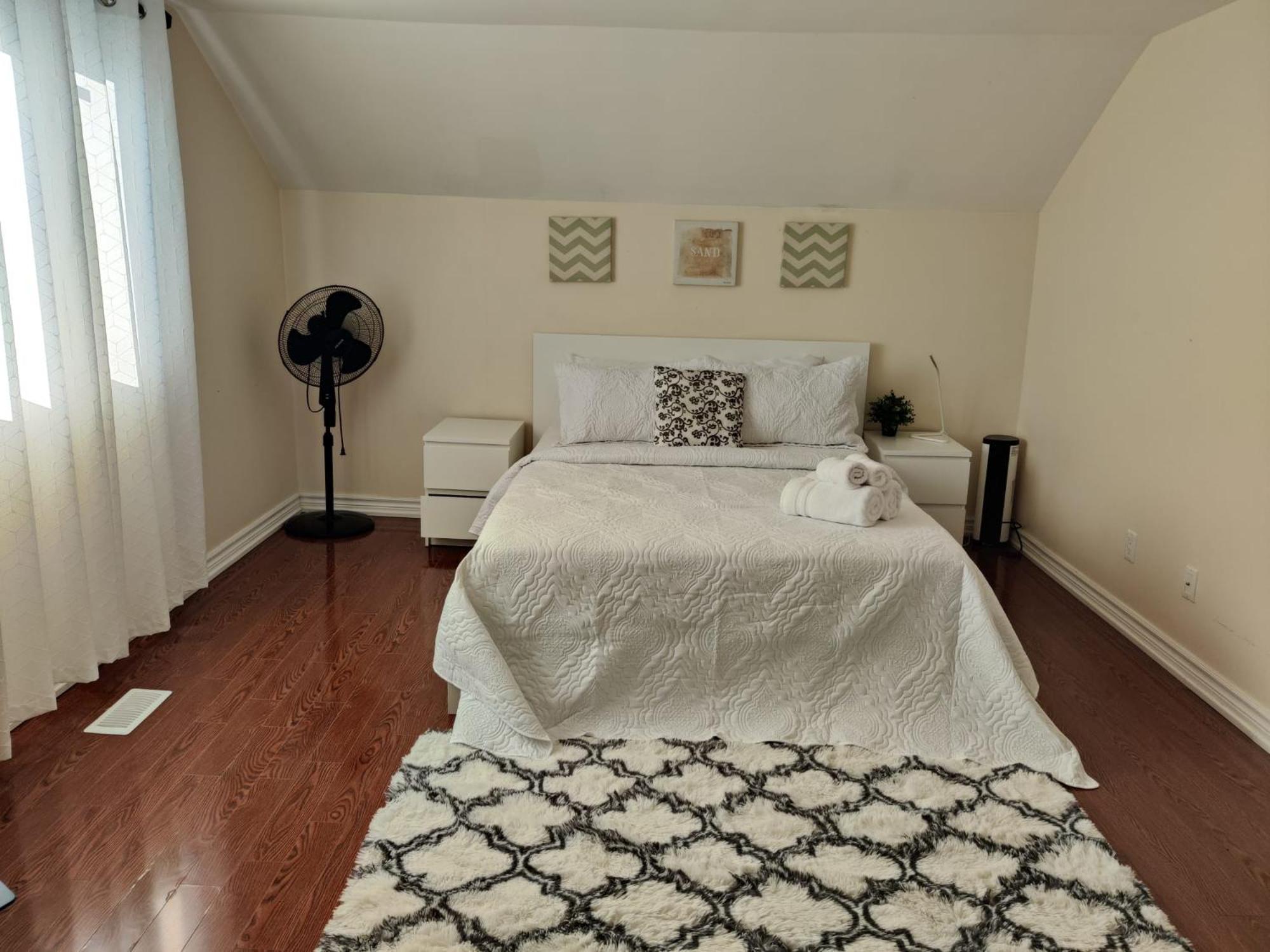 Spacious Mbr Near Kennedy Subway & Go Торонто Екстер'єр фото
